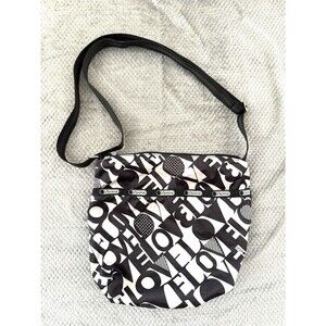 le sportsac crossbody LOVE black white